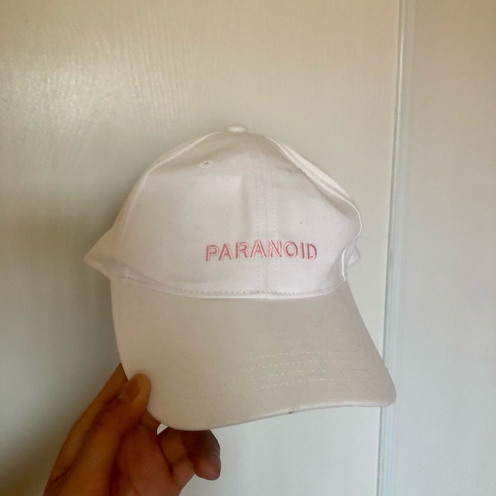 PARANAOID WHITE CAP